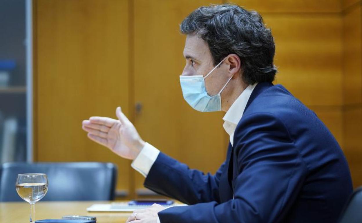 «Los próximos meses serán duros, con noticias malas en alguna empresa de Gipuzkoa»