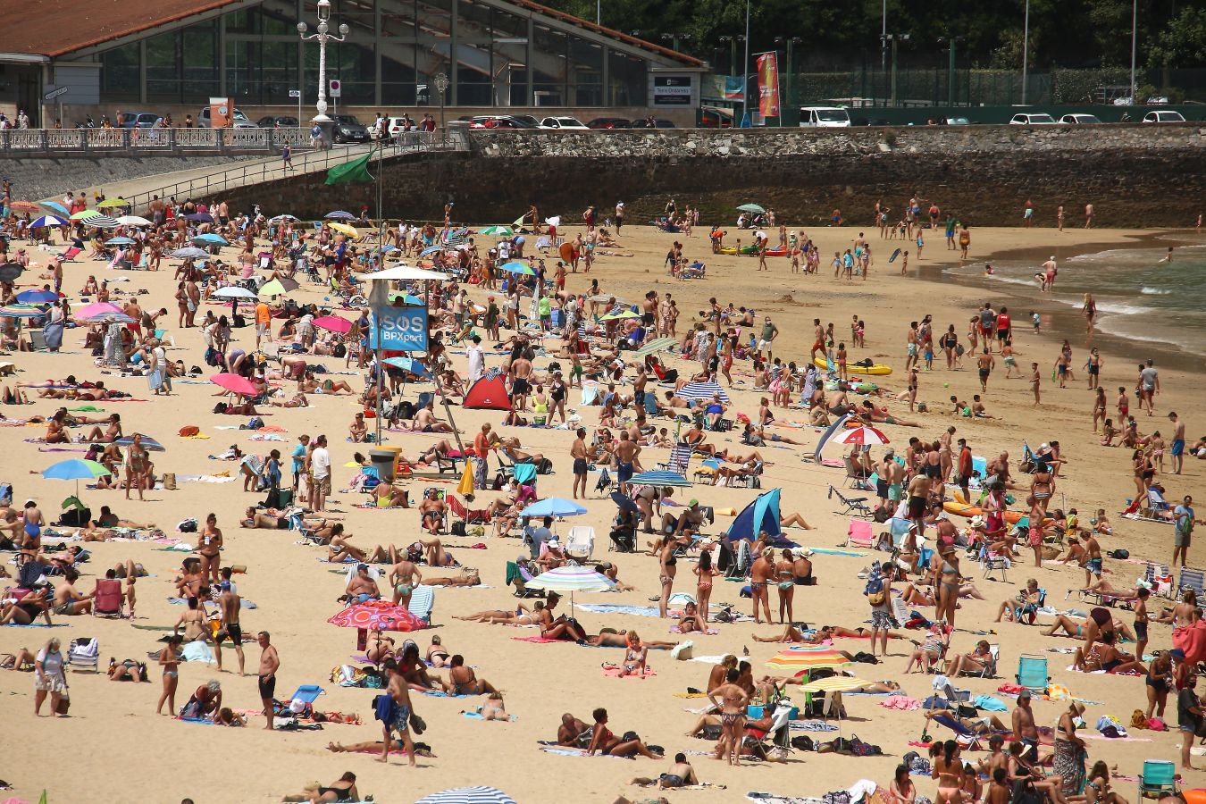 Gipuzkoa se ha despertado con temperaturas de en torno a los 30 grados. Un lunes que anticipa las altas temperaturas de finales de semana