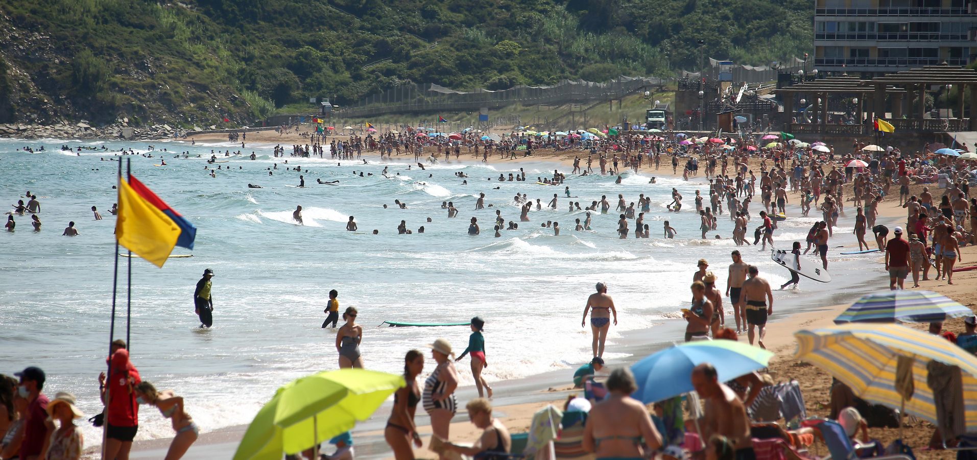 Gipuzkoa se ha despertado con temperaturas de en torno a los 30 grados. Un lunes que anticipa las altas temperaturas de finales de semana