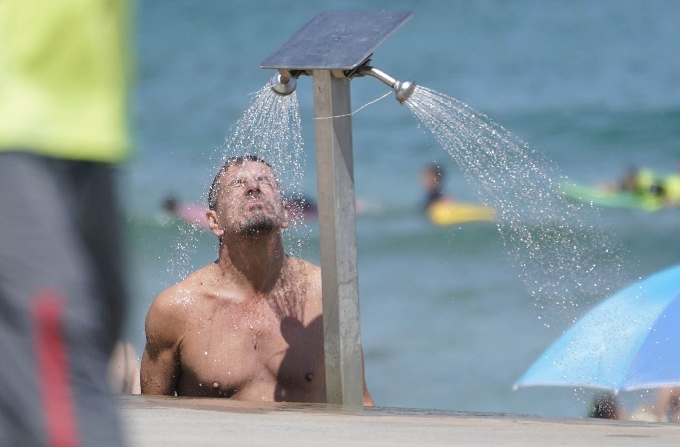 En algunas partes del territorio los termómetros han superado los treinta grados. Aemet eleva a roja la alarma por las altas temperaturas