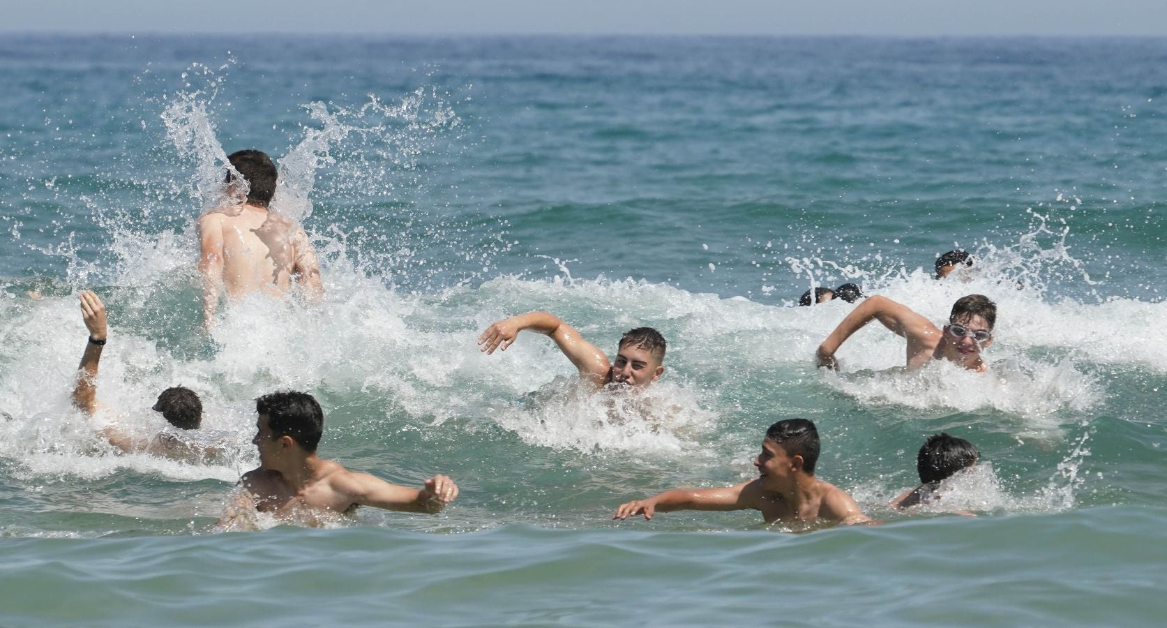 En algunas partes del territorio los termómetros han superado los treinta grados. Aemet eleva a roja la alarma por las altas temperaturas