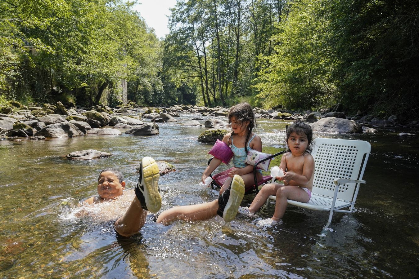 En algunas partes del territorio los termómetros han superado los treinta grados. Aemet eleva a roja la alarma por las altas temperaturas