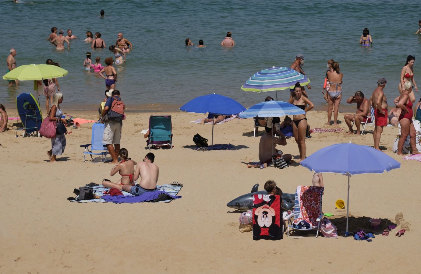 En algunas partes del territorio los termómetros han superado los treinta grados. Aemet eleva a roja la alarma por las altas temperaturas