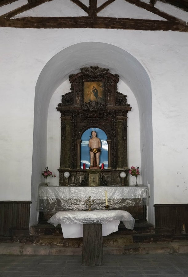 Ambas localidades de Tolosaldea se sitúan a un lado u otro de este monte habitada hace miles de años según los restos arqueológicos hallados. 