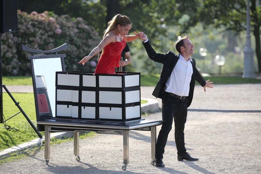 Donostia estrena con un acto en el Palacio de Miramar su programa alternativo a la Semana Grande , marcado por la división de los partidos debido a la pandemia. 