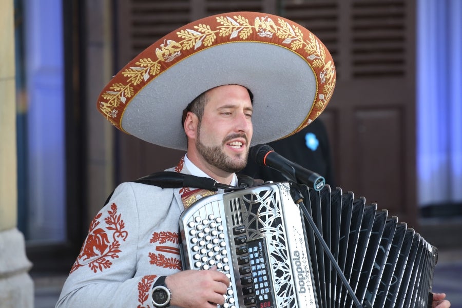 Donostia estrena con un acto en el Palacio de Miramar su programa alternativo a la Semana Grande , marcado por la división de los partidos debido a la pandemia. 