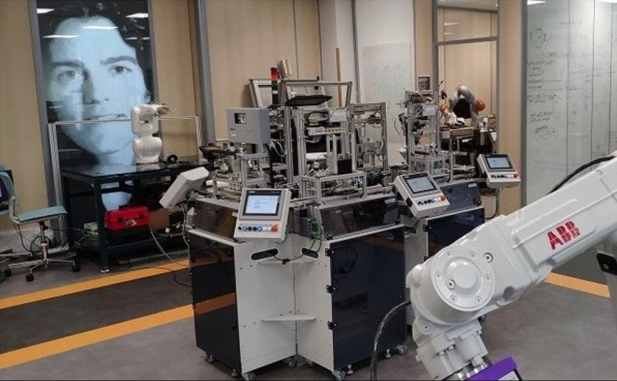 Laboratorio destinado a la Industria 4.0 de MU y Open Cloud Factory. 