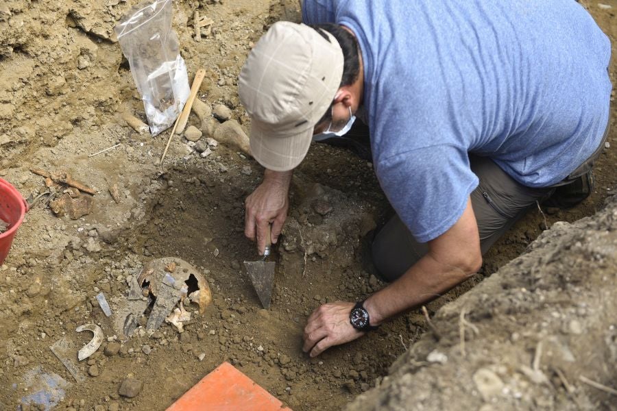 Aranzadi busca los restos del gigante de Altzo. 
