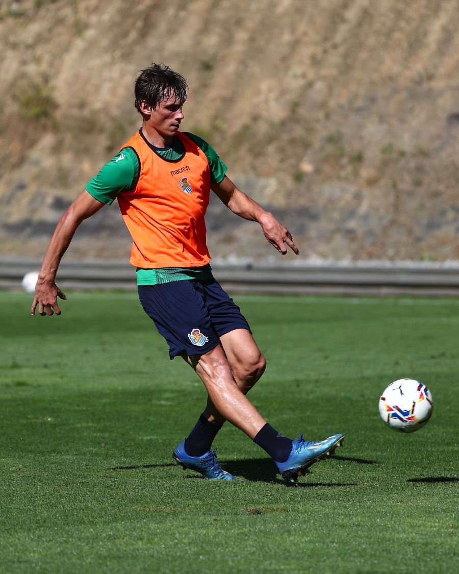 Los jugadores de la Real Sociedad siguen con su puesta a punto antes de que a mediados de septiembre comience la competición oficial
