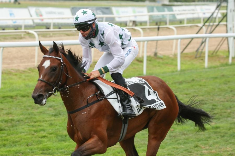 Carreras en el hipódromo de Lasarte. 