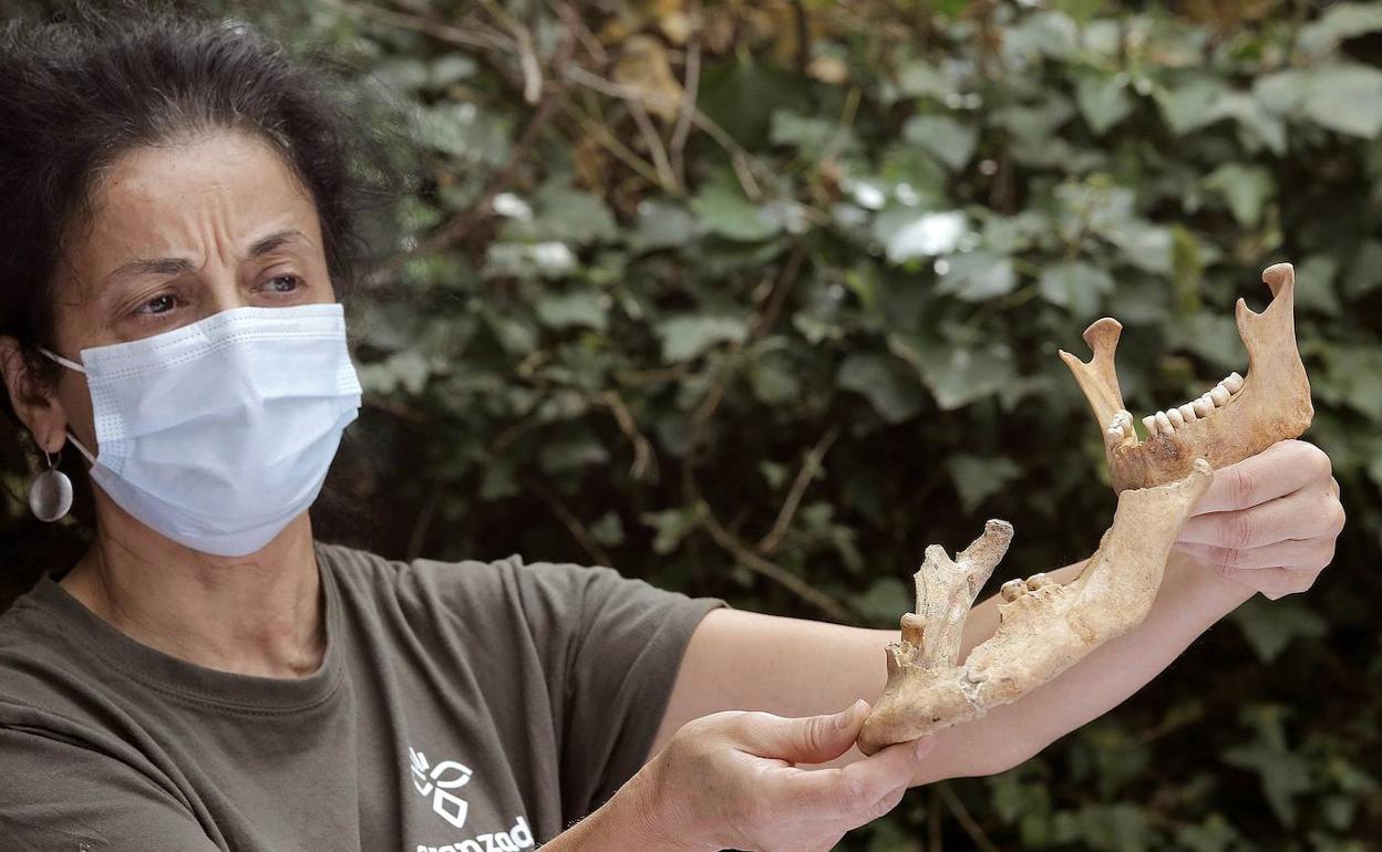 Lourdes Herrasti, en la presentación de los hallazgos. 