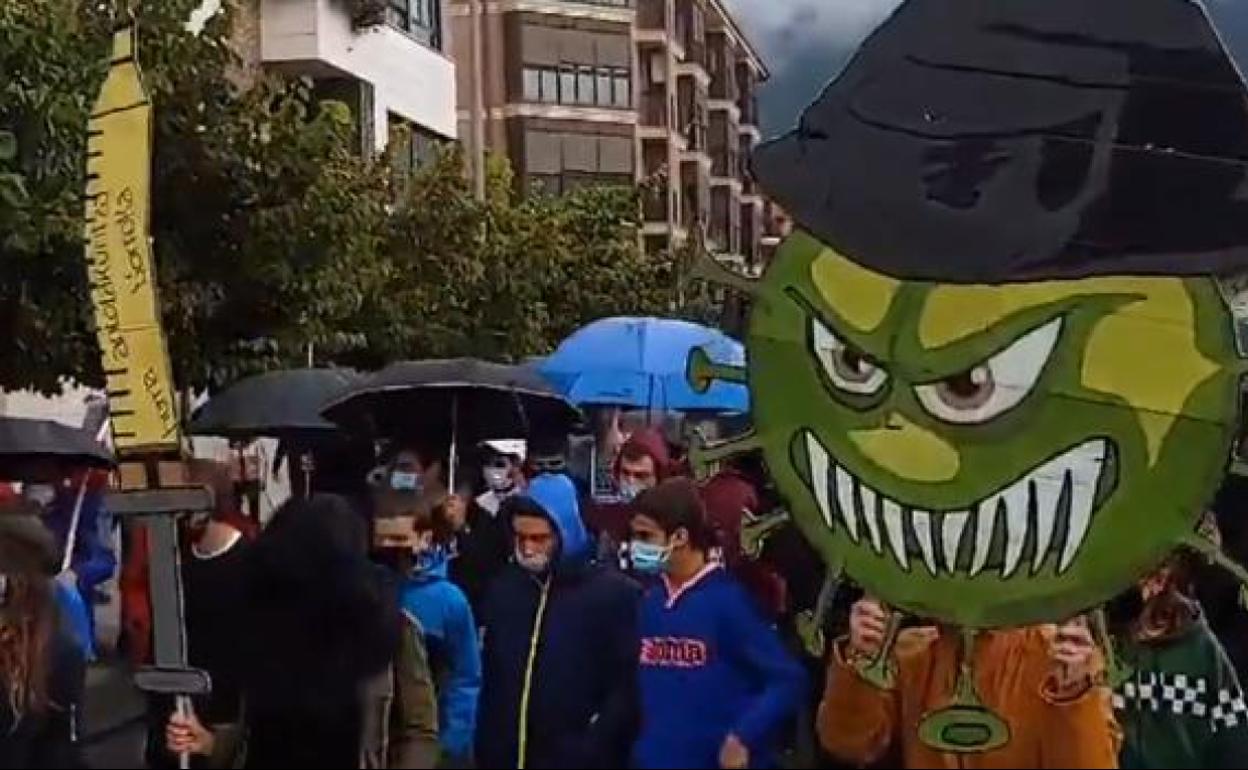 El 'Ospa Eguna' de Alsasua discurre sin incidentes pero la tormenta política no baja