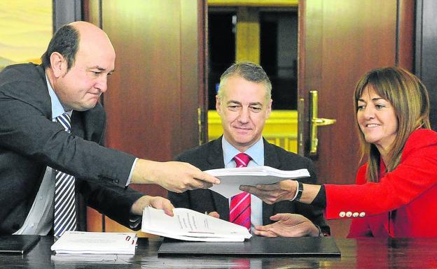 Apuestan de nuevo por un gobierno con once carteras, tres en manos socialistas
