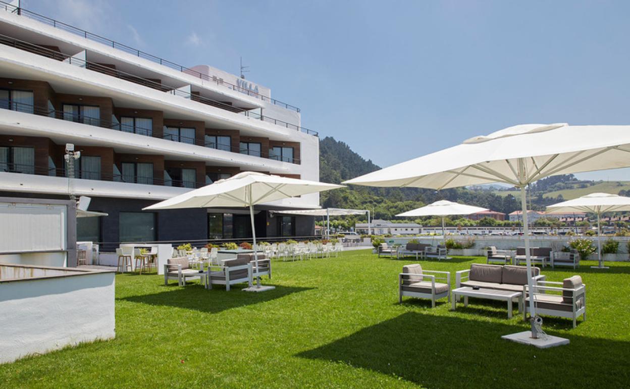 Cuatro positivos obligan al cierre durante varios días del bar y restaurante de un hotel en Orio