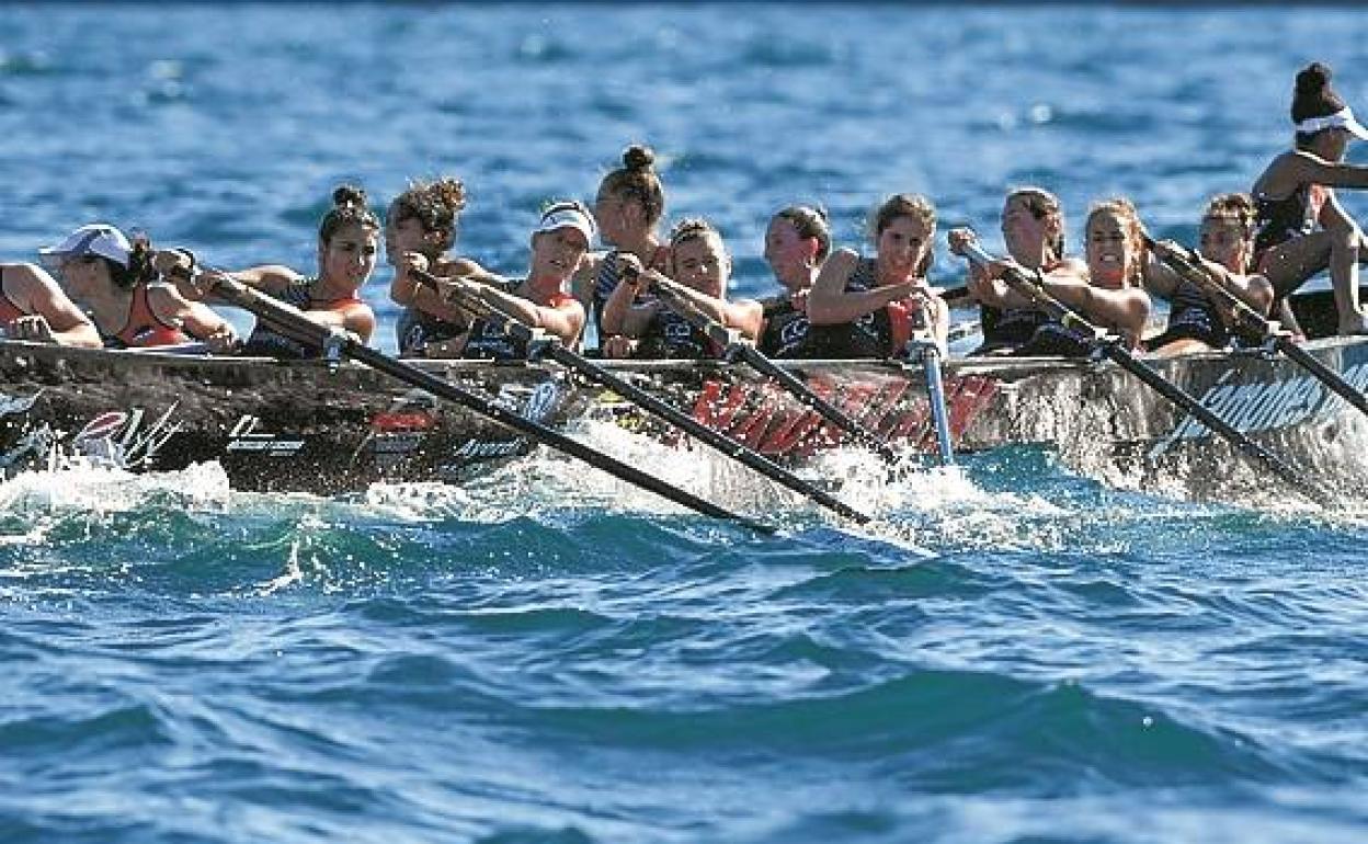 Bandera de La Concha | Traineras femeninas | Hibaika Jamones Ancín: La Madalen llega en su mejor momento