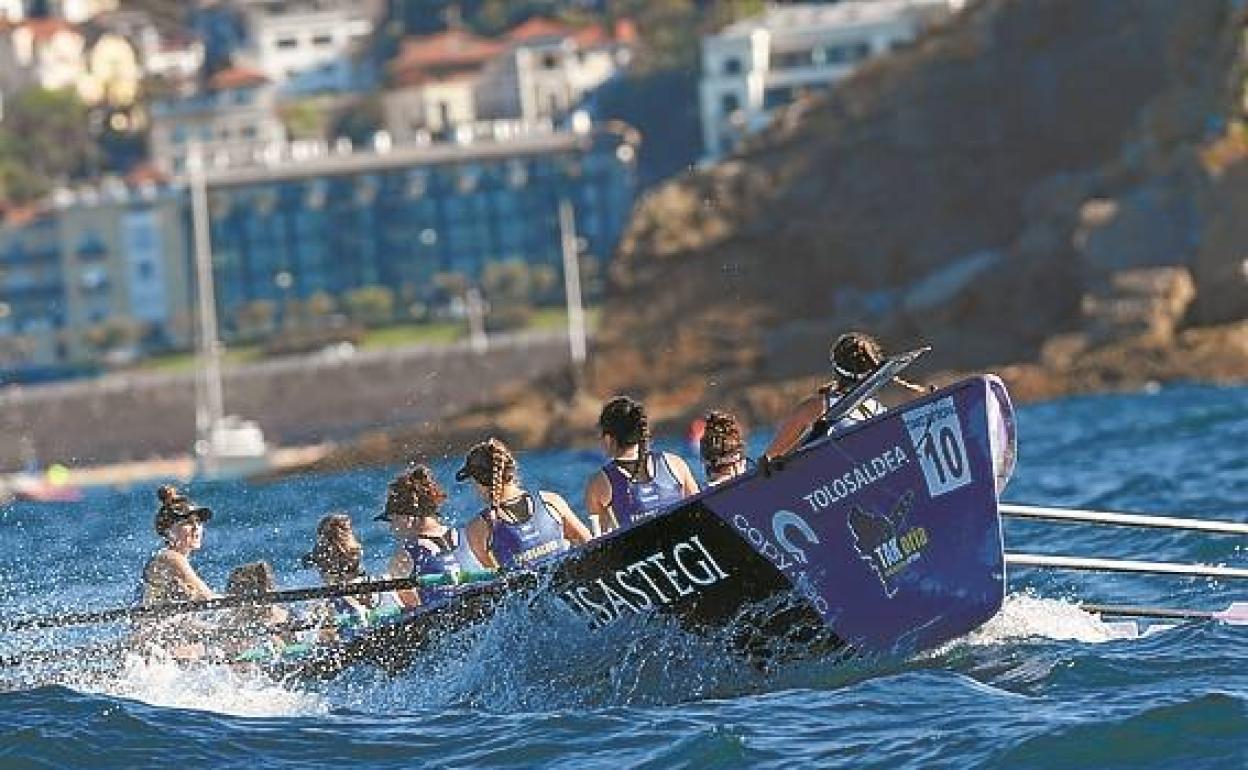 Tolosaldea toma una ola el miércoles. 