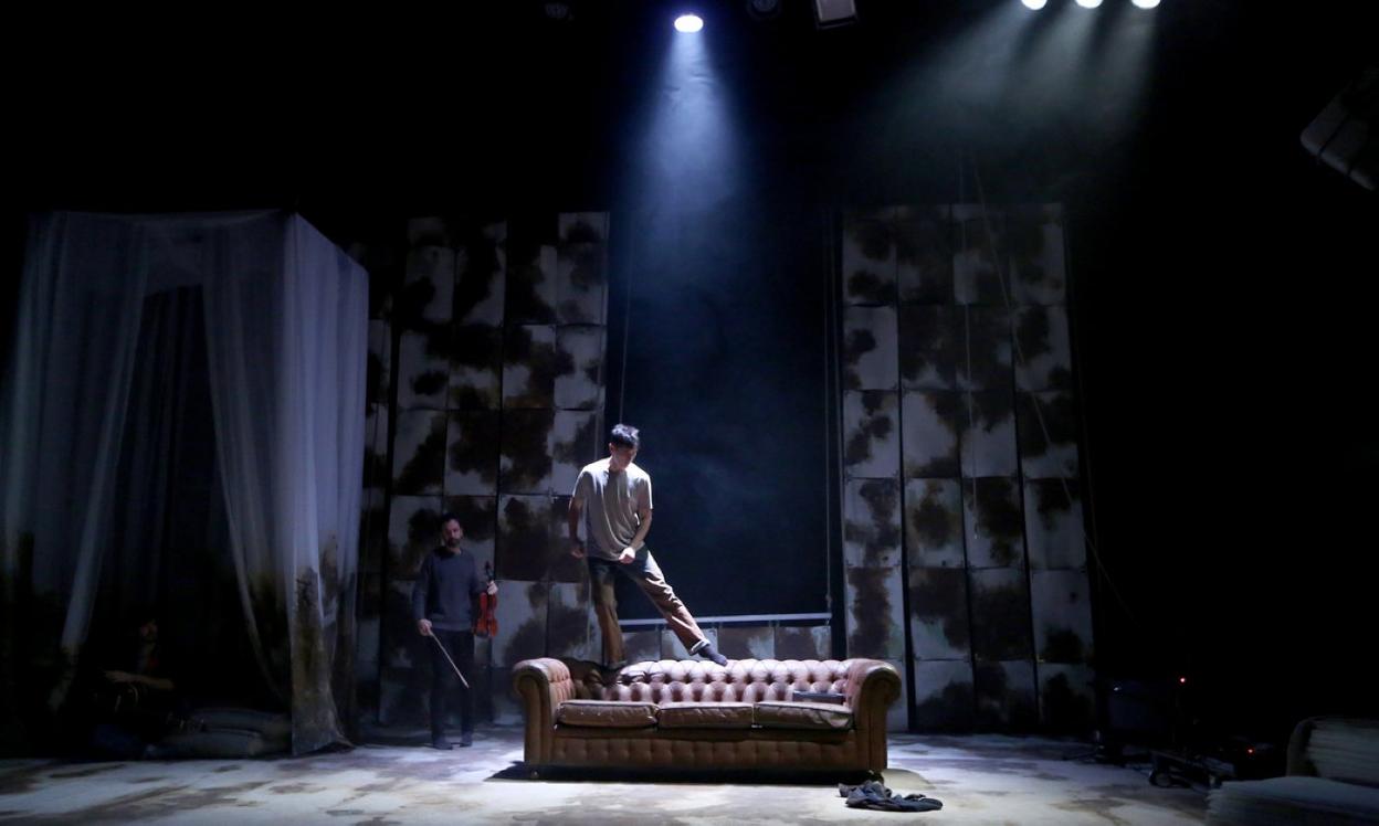 El dantzari Jon Maya durante una actuación en Niessen. 