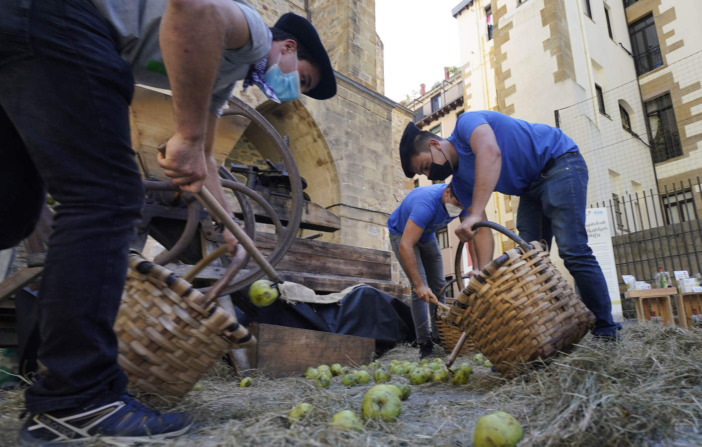 Este año no habrá 'Sagardo Eguna' debido a la pandemia del Covid-19. La campaña se llevará a cabo en bares y restaurantes guipuzcoanos y en ella participan todos los hosteleros y sidrerías que se han inscrito, en total 40. 