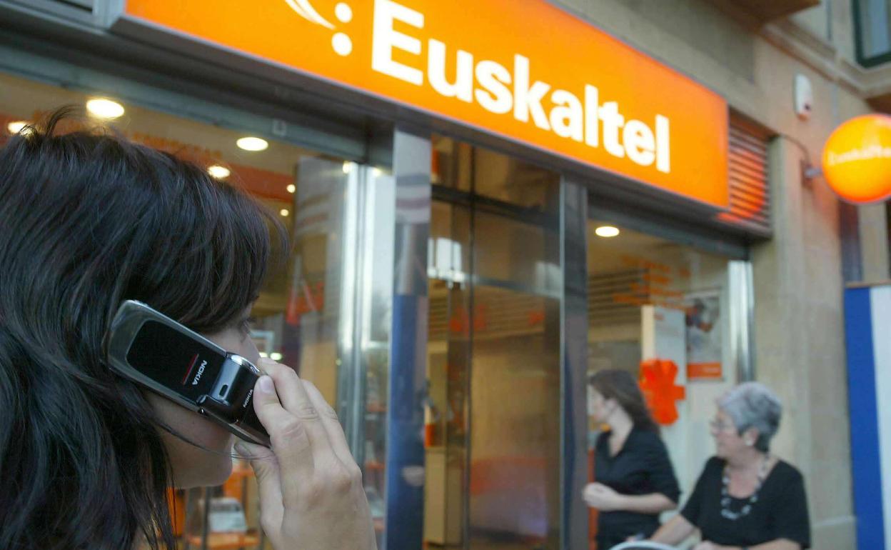 Euskaltel firma un acuerdo que le permitirá llegar a más de un millón de hogares