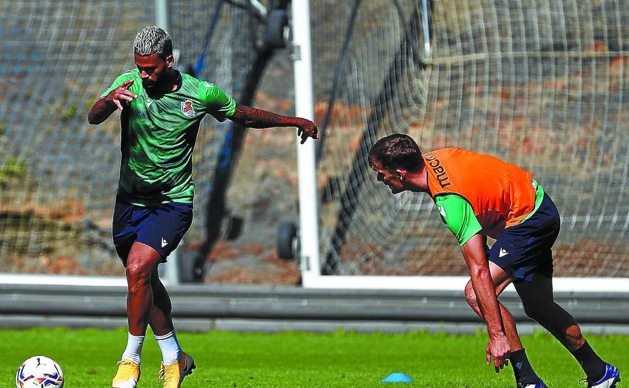 La Real Sociedad recibe ofertas por Willian José y Llorente