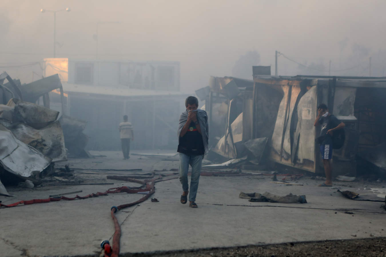 El campo de refugiados de Moria queda destruido en un incendio