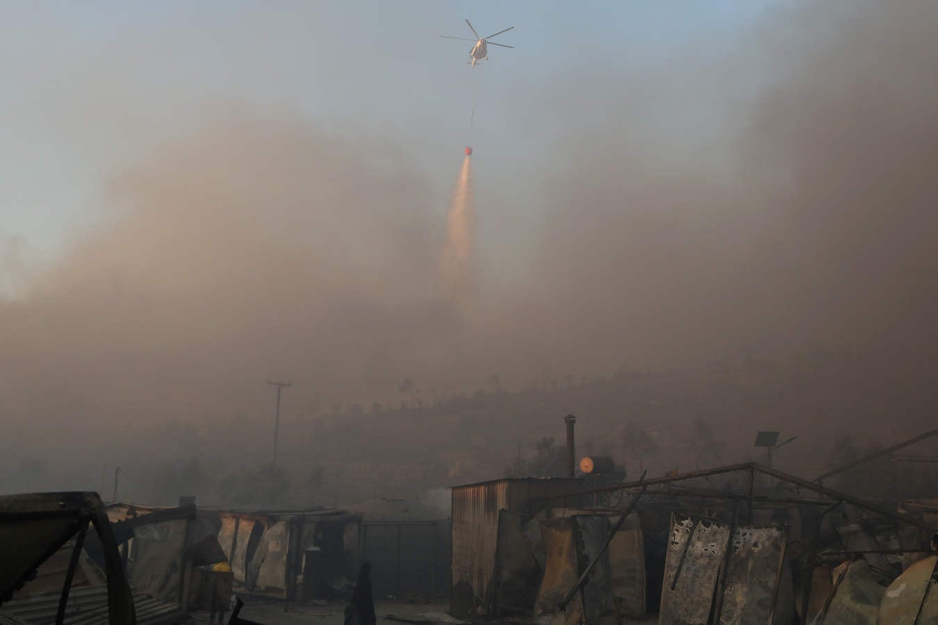 El campo de refugiados de Moria queda destruido en un incendio