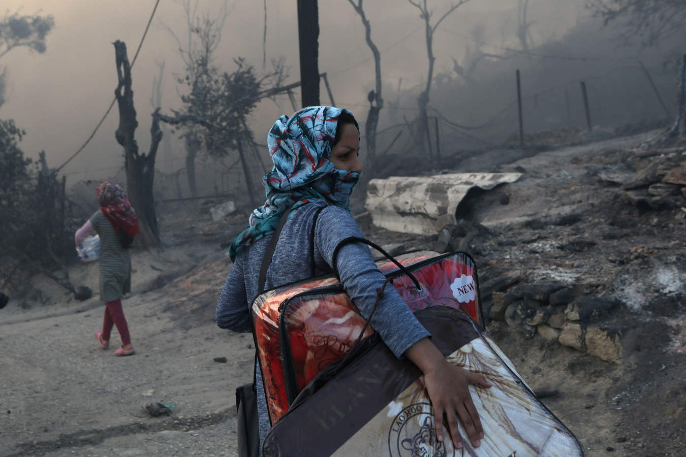 El campo de refugiados de Moria queda destruido en un incendio