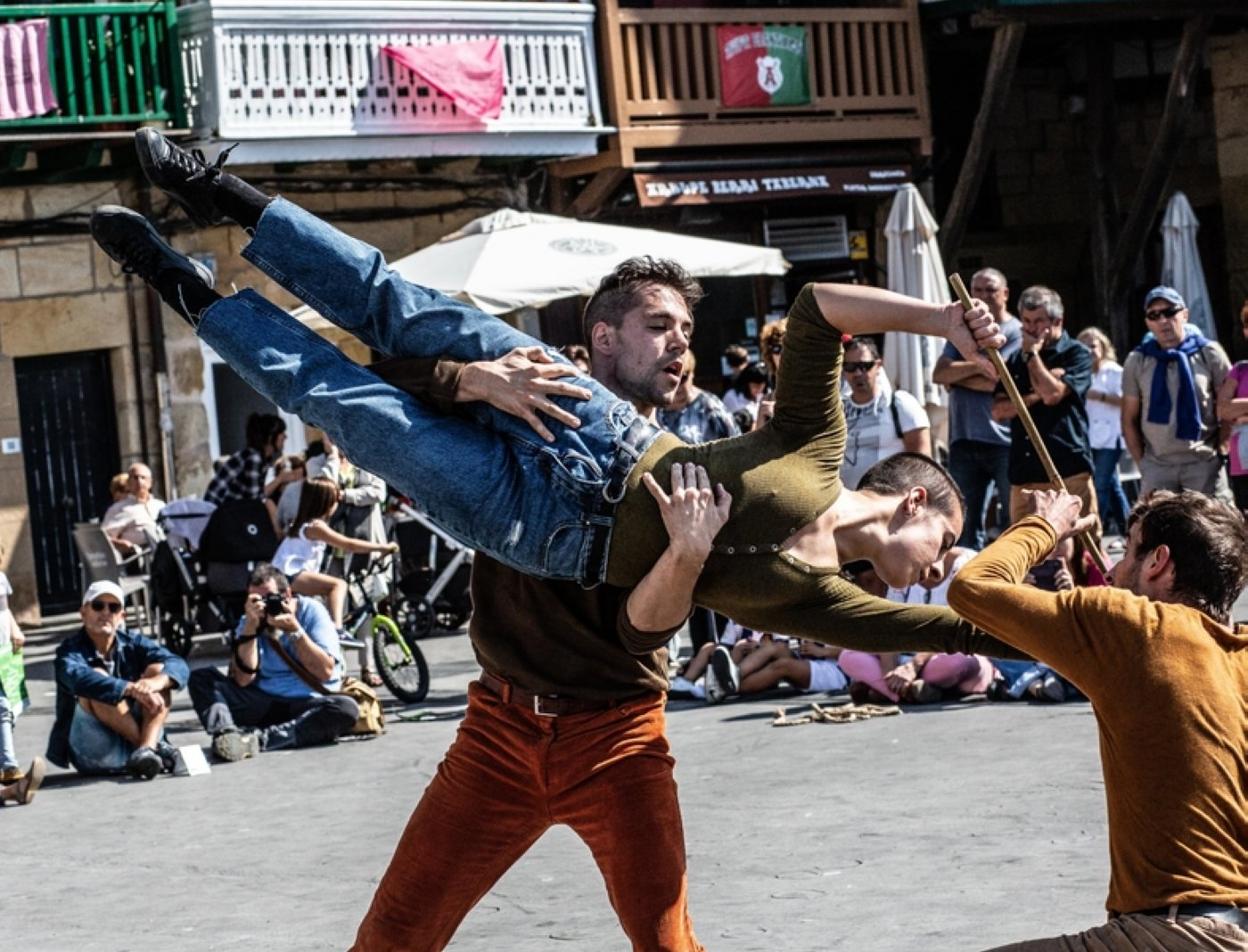Jordi Vilaseca, Madi Ruiz de Loizaga y Aritz López, en 'Idi Begi'. 