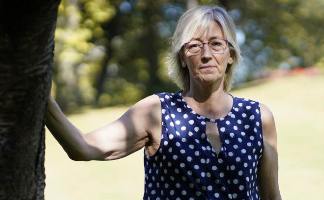 Lourdes Iscar posa en los jardines del Palacio de Miramar