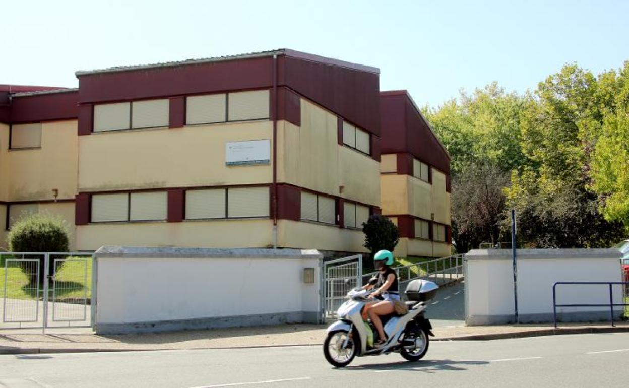 Exterior del colegio Cristobal Gamon de Errenteria.