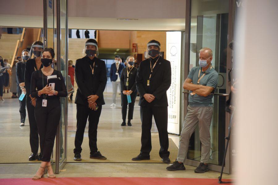 Los looks más destacados de la alfombra roja en la jornada inaugural del Festival de Cine de San Sebastián 2020