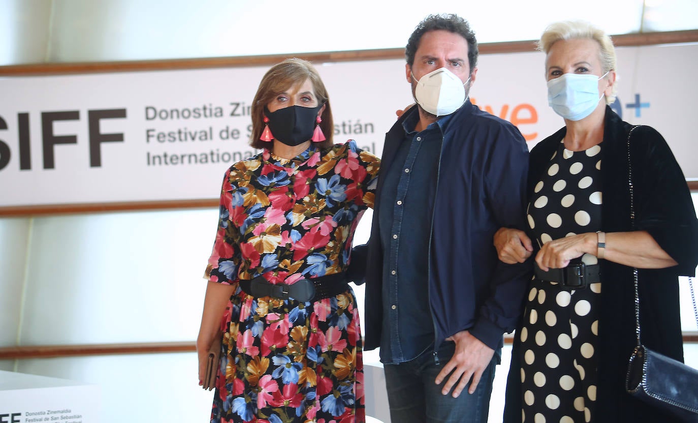 El equipo de 'Patria' ha presentado la serie de HBO en el Zinemaldia