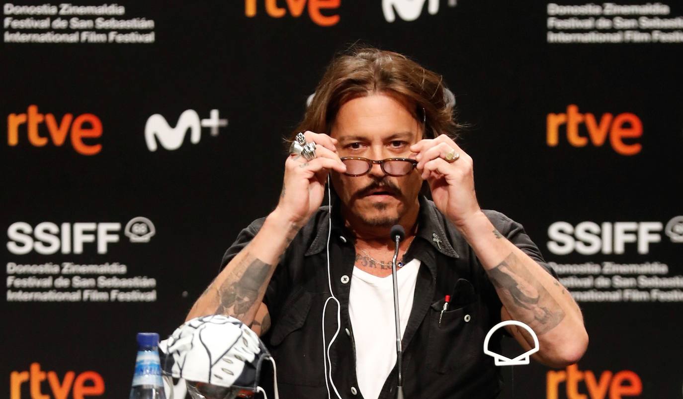 El actor estadounidense produce el filme que Julien Temple dedica al líder de The Pogues, que se estrena este domingo en el Kursaal