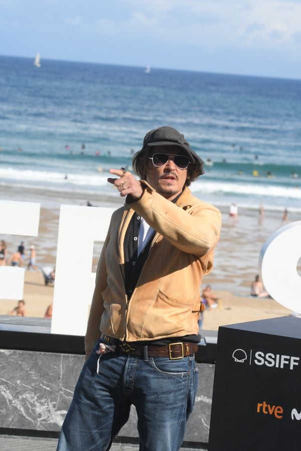 El actor estadounidense produce el filme que Julien Temple dedica al líder de The Pogues, que se estrena este domingo en el Kursaal