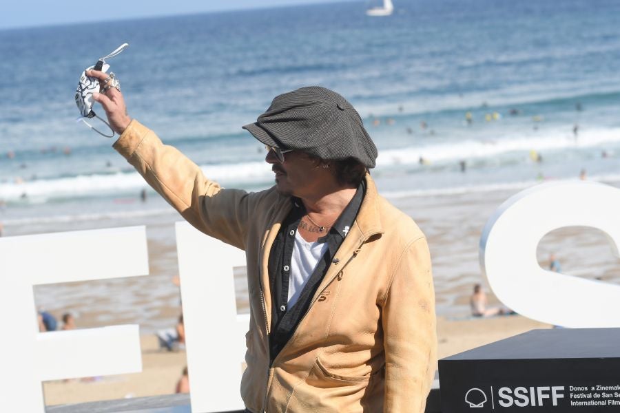 El actor estadounidense produce el filme que Julien Temple dedica al líder de The Pogues, que se estrena este domingo en el Kursaal