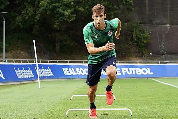 La Real traspasa a Llorente al Leeds por 21 millones y apunta a Hermoso