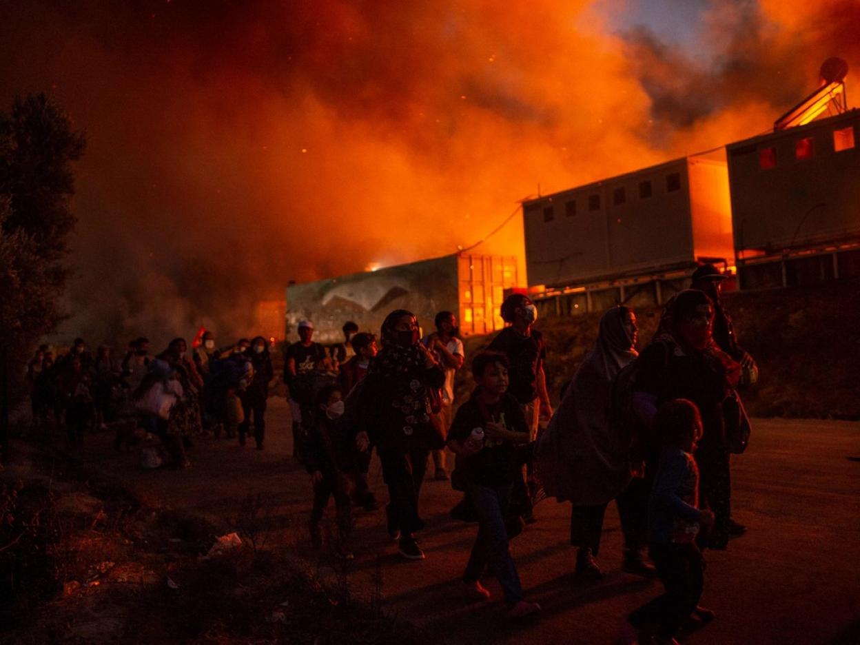 El incendio del día 8 de septiembre redujo a cenizas el campamento de refugiados de Moria. 