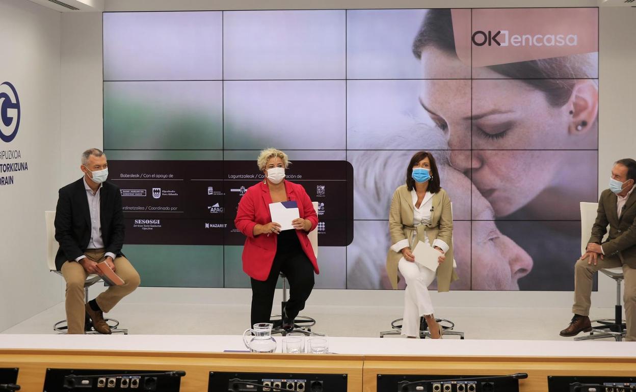 Hasta 1.000 cuidadores de mayores recibirán apoyo en la segunda fase de 'OKencasa'