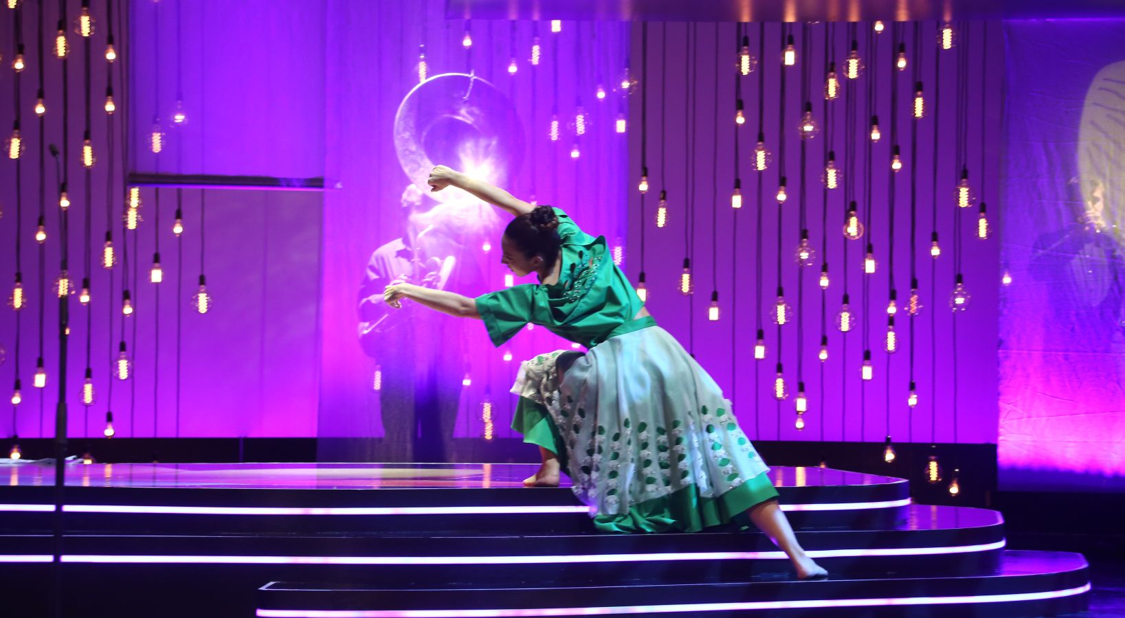 La 68 edición del Zinemaldia ha echado el cierra este sábado con la entrega del palmarés donde ha arrasado la película georgiana 'Beginning'. Muchos de los galardonados no ha podido recoger sus premios debido a la pandemia