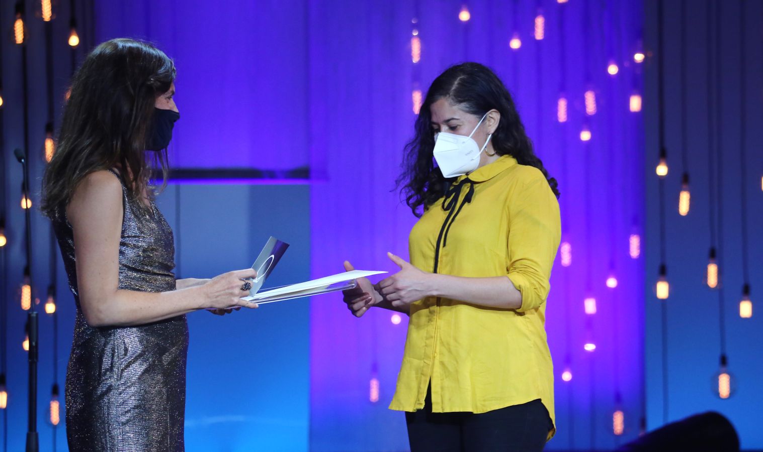 La 68 edición del Zinemaldia ha echado el cierra este sábado con la entrega del palmarés donde ha arrasado la película georgiana 'Beginning'. Muchos de los galardonados no ha podido recoger sus premios debido a la pandemia