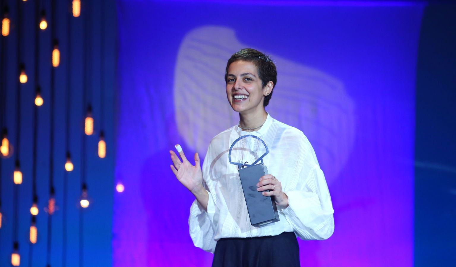 La 68 edición del Zinemaldia ha echado el cierra este sábado con la entrega del palmarés donde ha arrasado la película georgiana 'Beginning'. Muchos de los galardonados no ha podido recoger sus premios debido a la pandemia