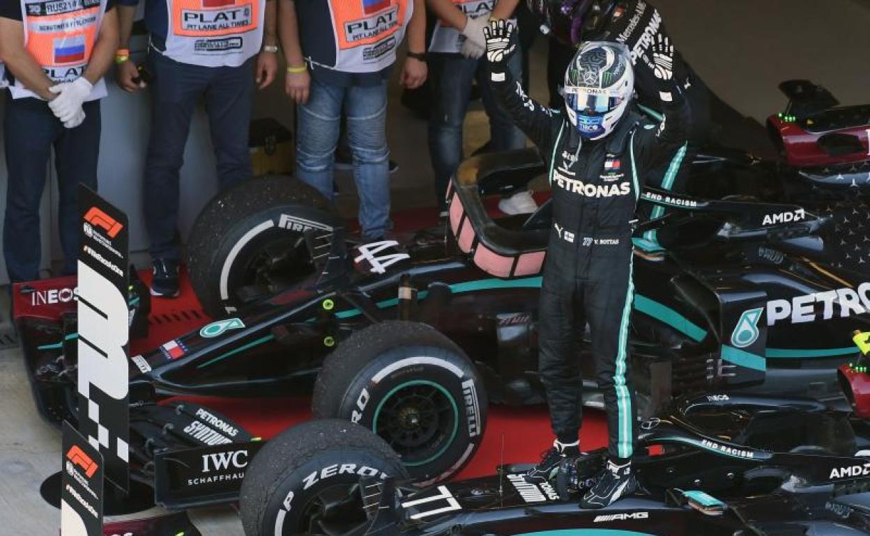Valtteri Bottas celebra su triunfo. 
