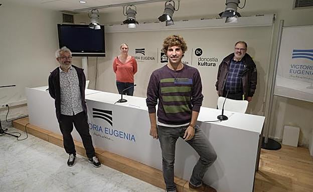 En primer término, Richard Coudray y Jon Insausti. Tras ellos, Carine Aguirregomezcorta y Norka Chiapusso.