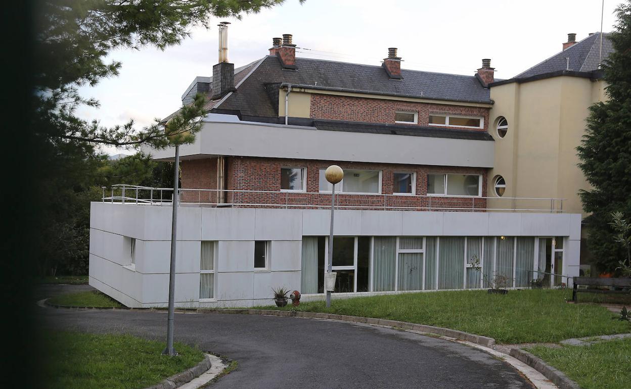 Exterior de la residencia Alai-Etxe en Donostia, donde un elevado número de usuarios se encuentra infectado, aunque asintomático. 