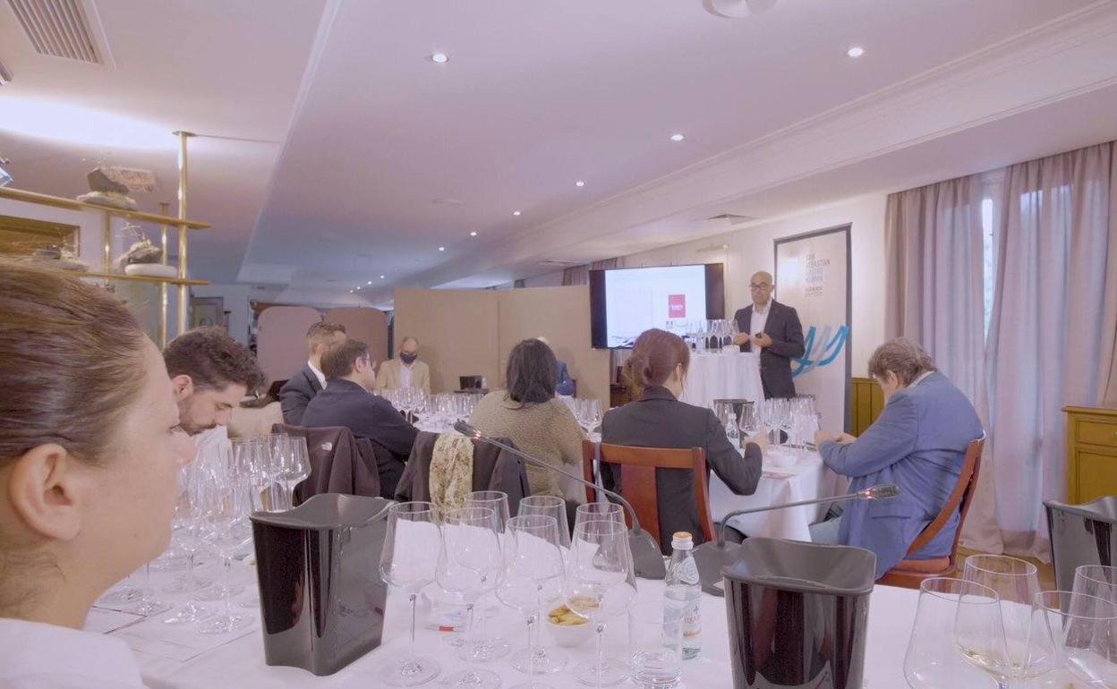 Un momento de la cata.