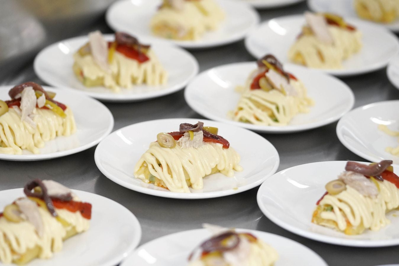 Belén Abad y Lourdes Villalobos del restaurante Chinchín Puerto de Caleta de Vélez, en Málaga, ganan el certamen organizado por San Sebastian Gastronomika