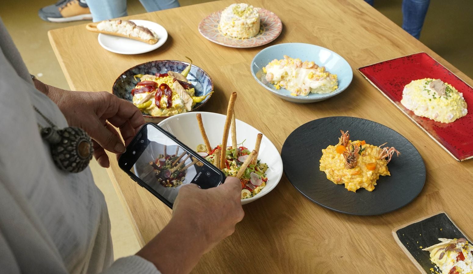 Belén Abad y Lourdes Villalobos del restaurante Chinchín Puerto de Caleta de Vélez, en Málaga, ganan el certamen organizado por San Sebastian Gastronomika