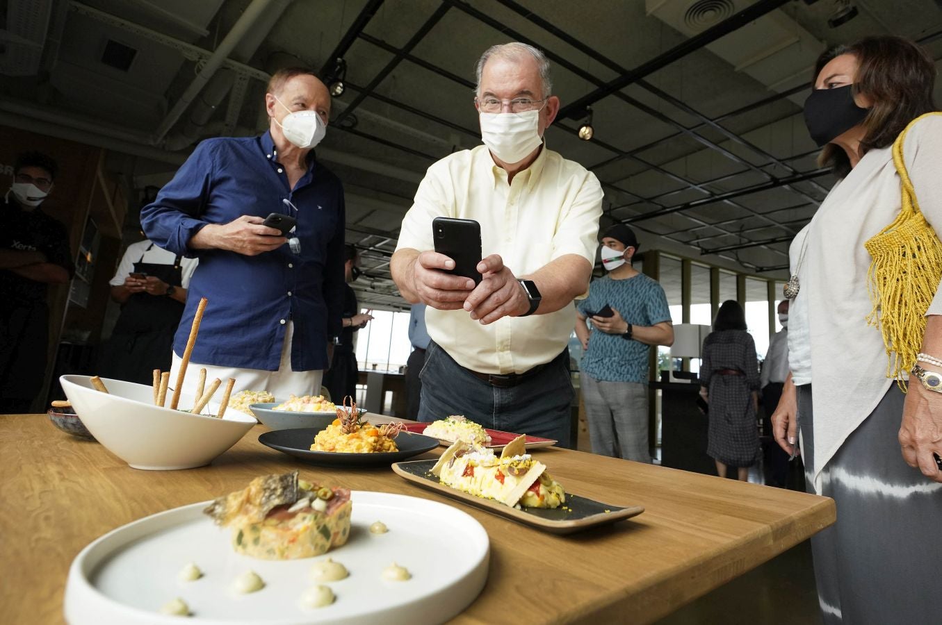 Belén Abad y Lourdes Villalobos del restaurante Chinchín Puerto de Caleta de Vélez, en Málaga, ganan el certamen organizado por San Sebastian Gastronomika