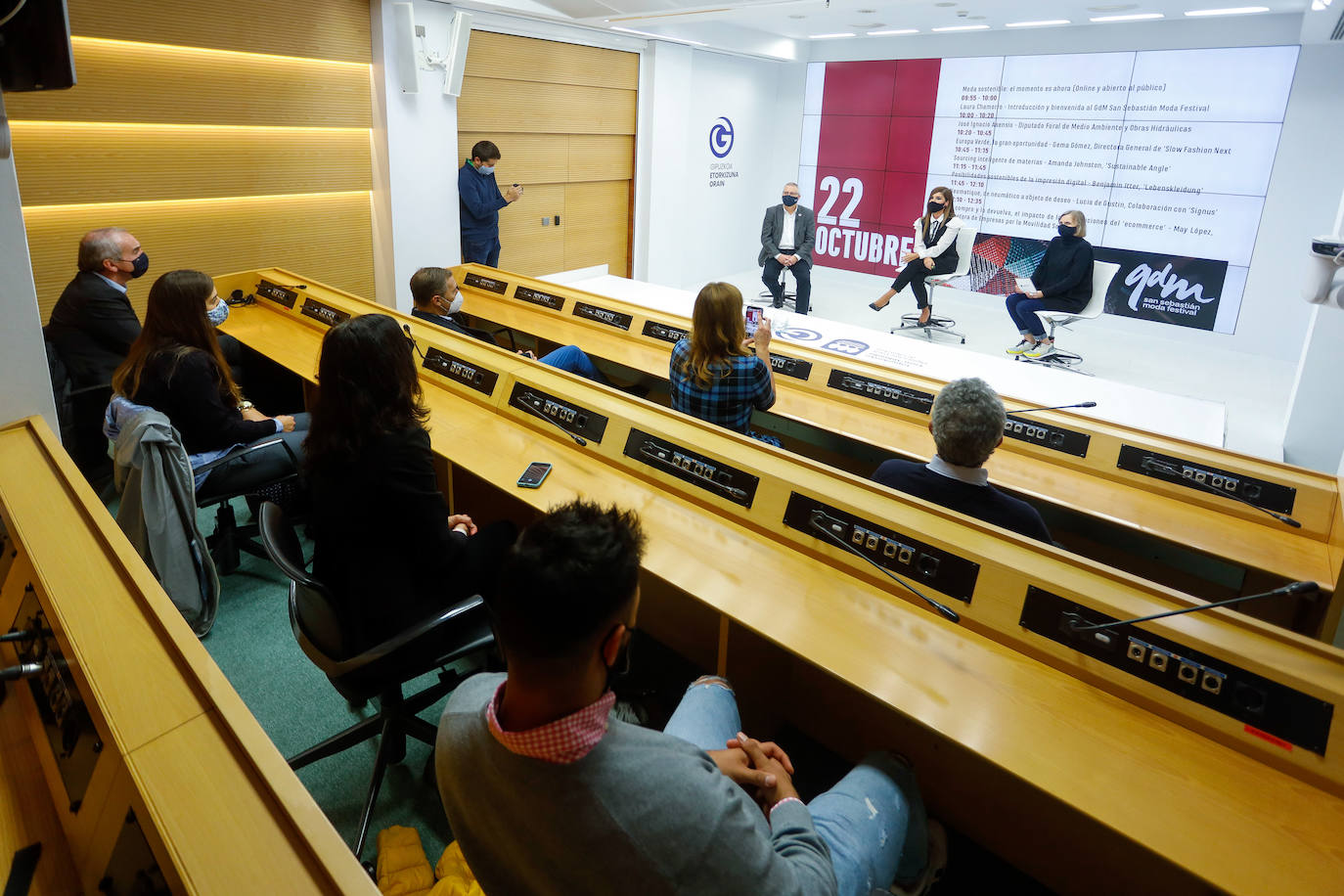 Sophie et Voilà, Álex Vallejo o Inge Zubeldia presentarán sus colecciones sobre una pasarela de San Telmo, cuyo aforo se ha reducido al 30% de su capacidad habitual