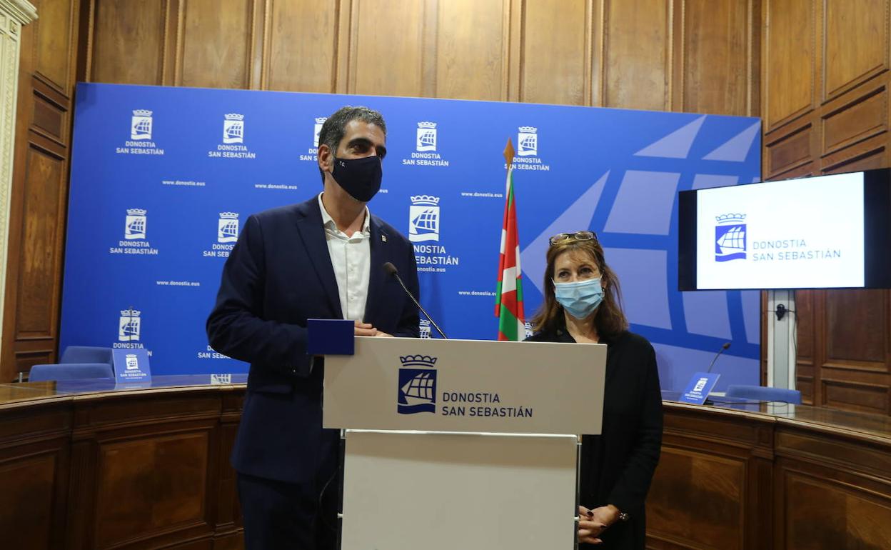 Eneko Goia y Maider Arosteguy en la rueda de prensa posterior al encuentro. 